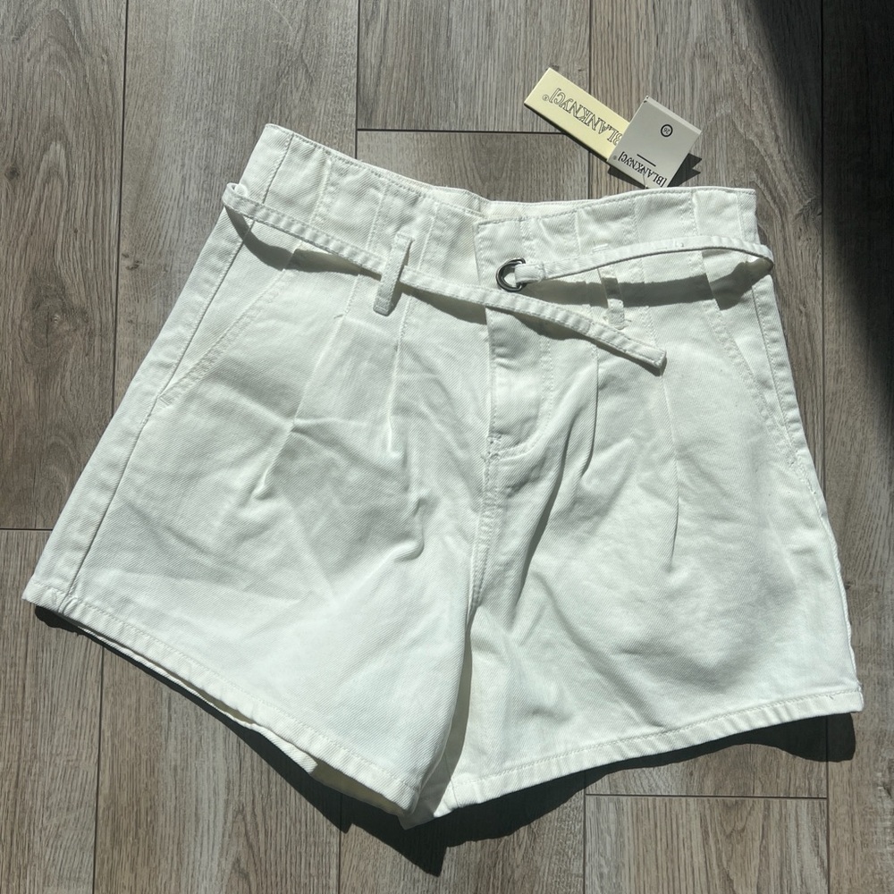High-Waist White Women's Belted Shorts white denim jeans